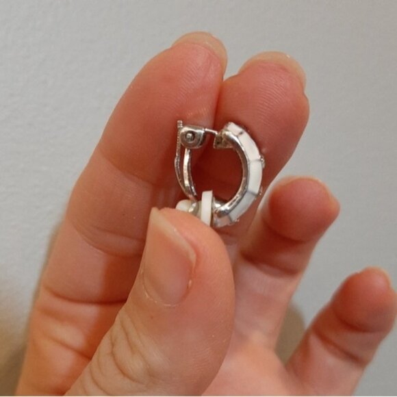 VINTAGE 90's Clip On Cuff Earrings Enamel Rhinestone Silver Estate Costume - Picture 8 of 9